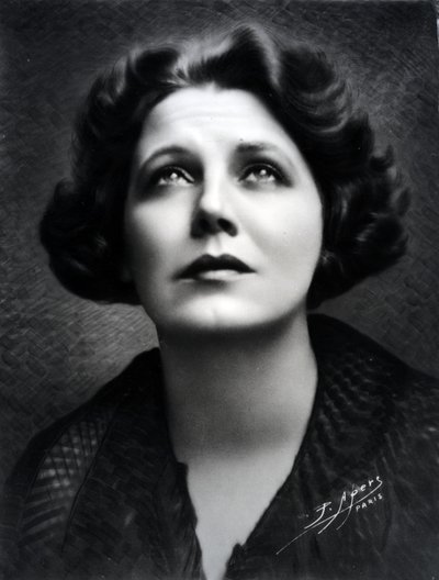 Portrait of Damia by P. Apers